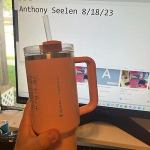 BNWT 40oz Pink Starbucks Stanley